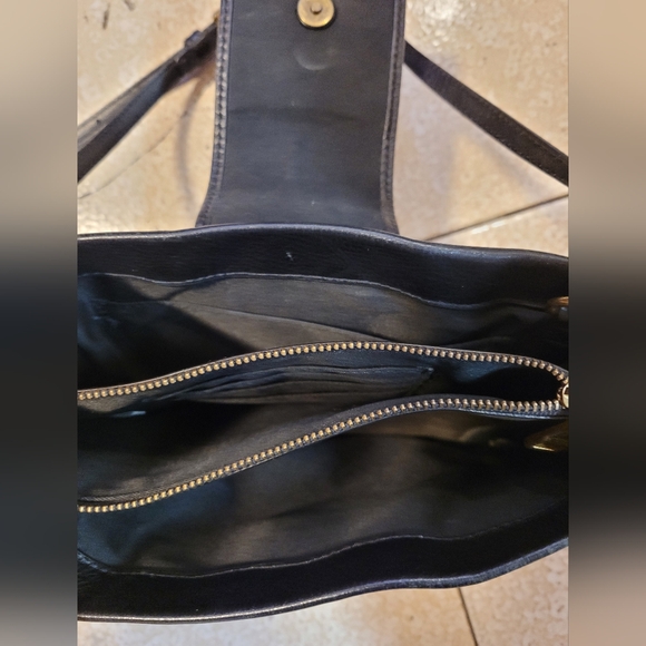 Black Leather Fossil Crossbody Bag - Picture 5 of 7